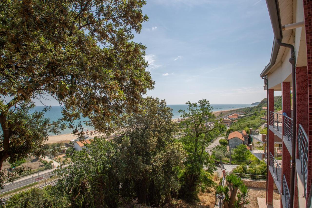 Abruzzodamare Amazing Apartments With Romantic Sea View Francavilla al Mare Kültér fotó
